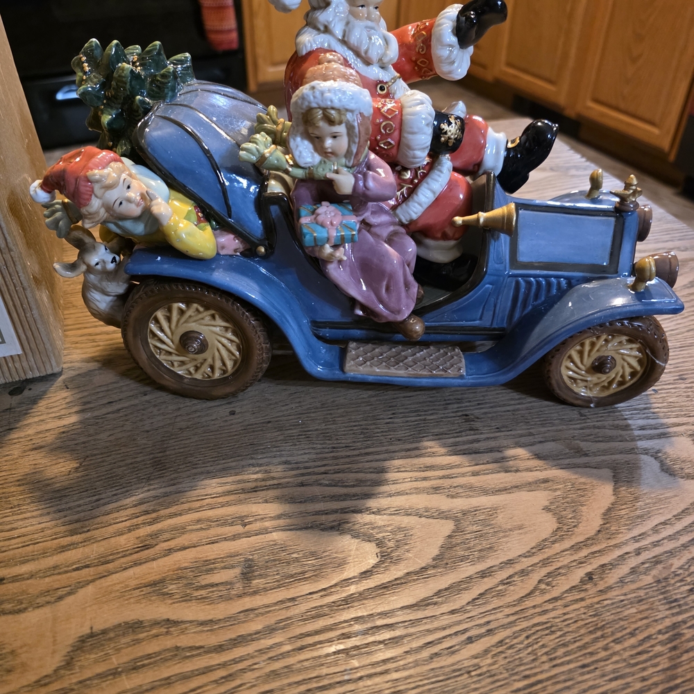 Granduer Noel Festive Santa and Friends Holiday Car Decor. Excellent Condition - Picture 5 of 9